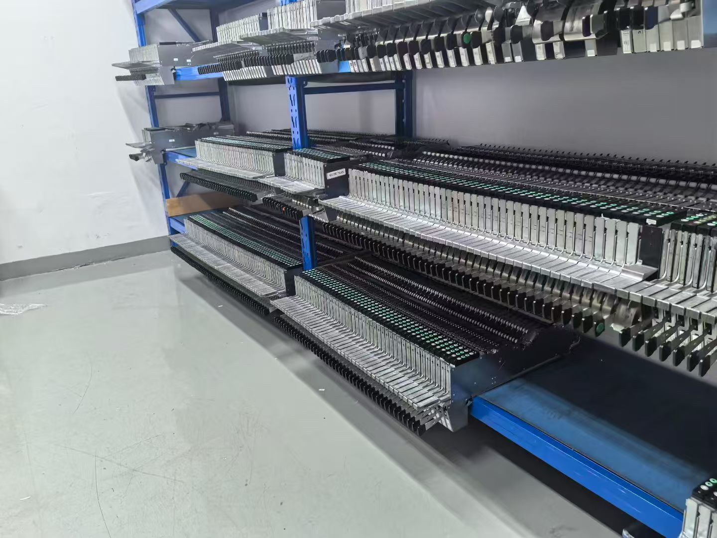 Son şirket blogları hakkında SMT Makine Parçaları Ekran Baskı Hassasiyetinde Ne Gibi Bir Rol Oynar?